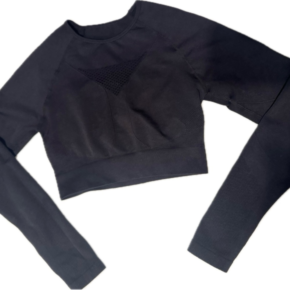 Black Women's Long Sleeve seamless Crop Top xs / s